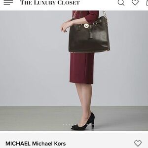 Michael Kors Hamilton Large Black Shoulder Bag with Gold Details